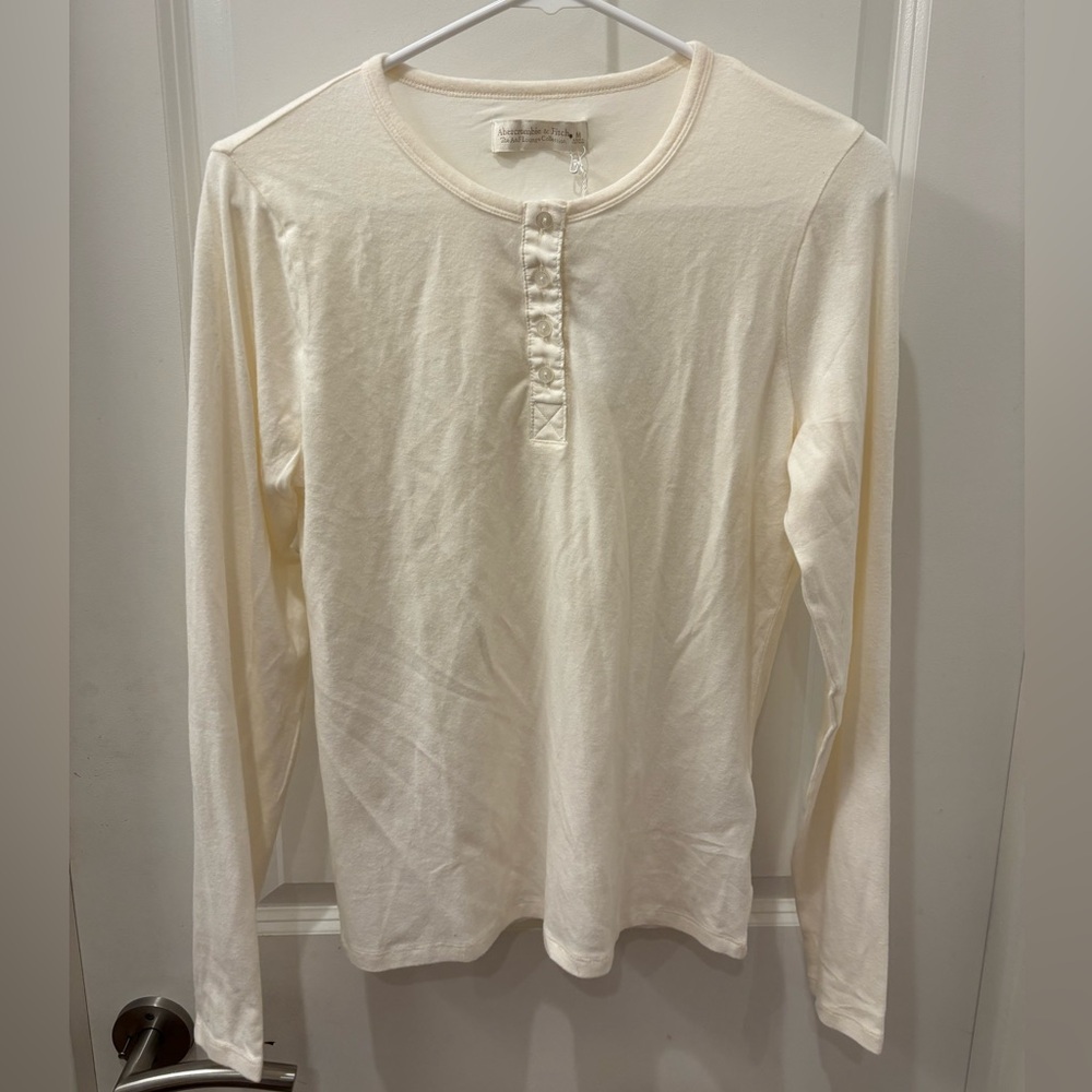 NWT Abercrombie & Fitch Lounge crazy soft Cream Long Sleeve button front top -M